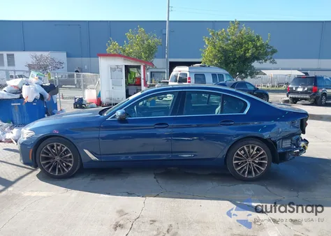 2022 BMW 530 I z USA, uszkodzony, nr VIN WBA53BH01NCJ48433